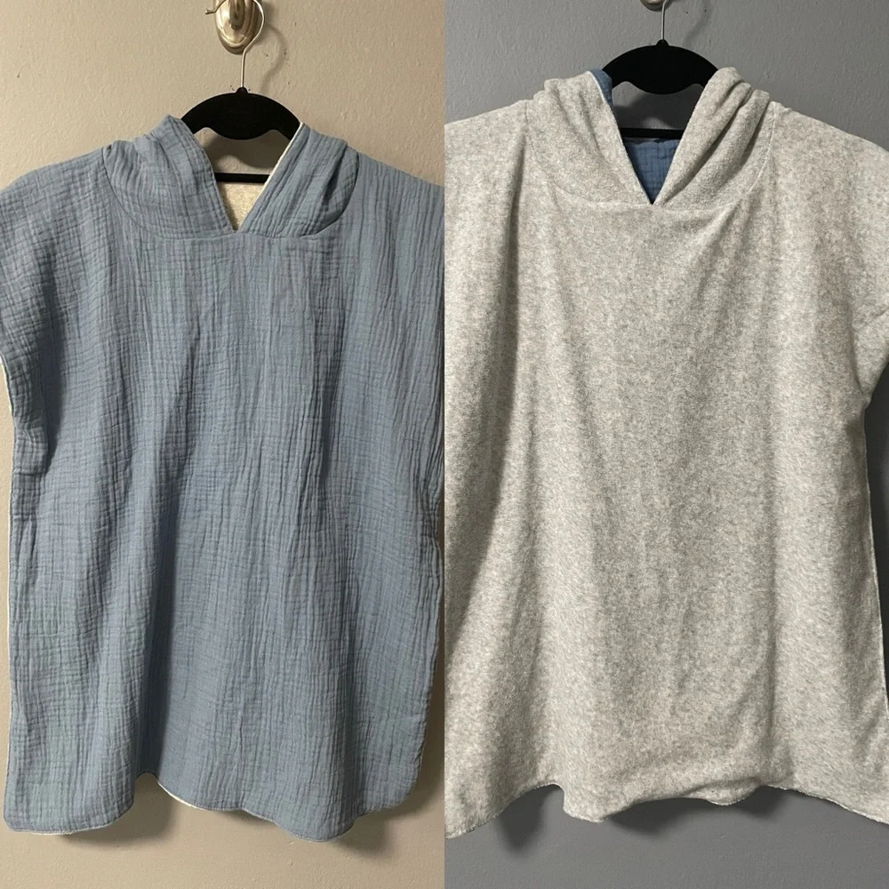 NWT Big Little Universe Reversible Muslin/ Terry Cotton Hooded Toddler Poncho.